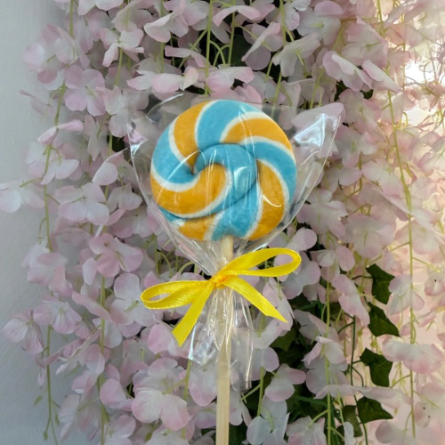 Lizak Jagoda banan w opakowaniu .png